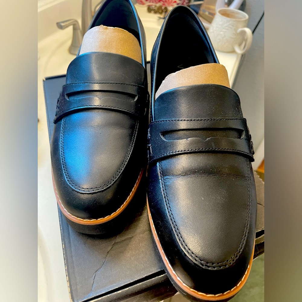 VIONIC Cheryl II Blavk Nappa Loafers Size 8.5
